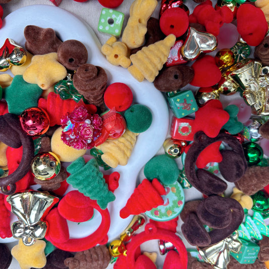 【Remix】Santa’s Velvet Charm Beads for keychain or bagcharm